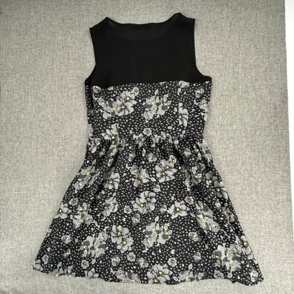 Eric + Lani Floral Dress Fit & Flare Black Gray Sleeveless Large Juniors Lined‎